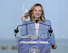 Primeira-ministra da Itália anuncia candidatura nas eleições europeias