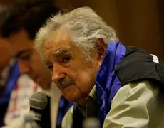 Pepe Mujica anuncia que tem tumor no esôfago