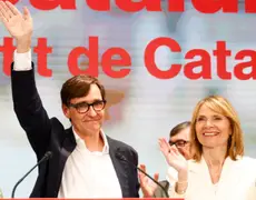 Socialistas vencem na Catalunha e partidos pró-independência perdem maioria parlamentar