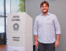 Bruno Cunha Lima vence Jhony Bezerra e é reeleito prefeito de Campina Grande