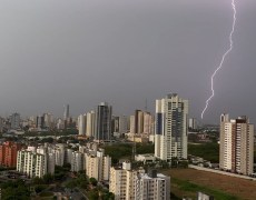 MT tem alerta para chuvas intensas, ventos de até 100 km/h e risco de alagamentos; veja previsão