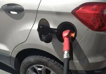 Preço da gasolina cai para R$ 5,68 em João Pessoa; confira locais