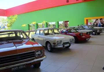 Encontro de carros antigos acontecerá no Home Center Ferreira Costa