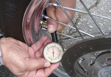
Postos sem calibrador de pneus devem fazer a instalação em até 30 dias em João Pessoa, diz Procon