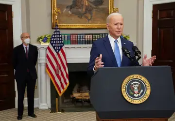 'Vou escolher uma mulher negra para a Suprema Corte', diz Biden ao confirmar aposentadoria de Stephen Breyer