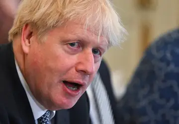 Dois ministros do Reino Unido renunciam por causa de acusações recentes contra Boris Johnson