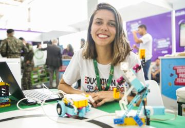 Semana em Brasília mostra a jovens que educação é chave para inclusão