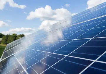 Governo taxa equipamentos para energia solar e põe R$ 26 bilhões em risco, diz setor