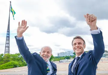 Macron diz que cabe a Lula decidir sobre convite a Putin para o G20