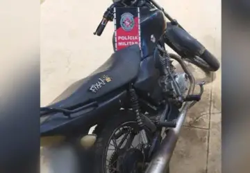 Polícia Militar apreende moto com sinais identificadores adulterados, em Teixeira