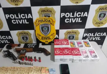 Em Juazeirinho, polícia apreende duas armas de fogo e prende proprietário em flagrante