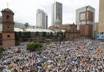 Final de semana na Colômbia é marcado por sequestro de servidores do MP e protestos contra Petro