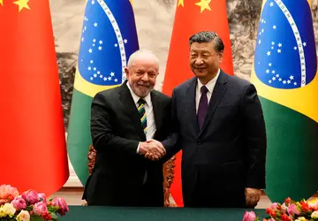 Lula quer desdolarização proposta pela China, mas comércio exterior do Brasil é dominado pelo dólar