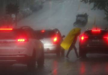 Chuva forte deixa cidade de São Paulo em estado de alerta