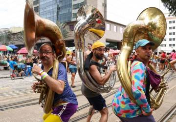 Abertura não oficial do carnaval reúne foliões no Rio de Janeiro