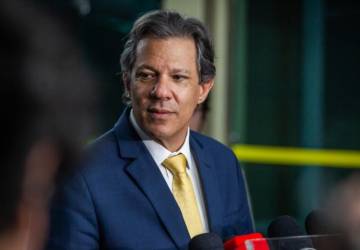 Haddad diz que prioridade é fechar o orçamento e que dólar está em 