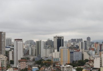 Curitiba lidera alta de imóveis entre as capitais e maior custo está em Balneário Camboriú