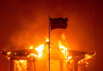 Incêndios deixam rastro de destruição de milhares de casas e estruturas em Los Angeles