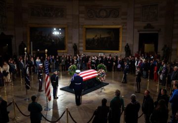 Jimmy Carter recebe homenagens no Capitólio