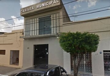 Sessão para escolha da presidência da Câmara de Santa Rita é encerrada com soco entre vereadores