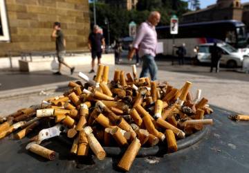 Milão, na Itália, proíbe fumo ao ar livre e tenta educar população contra o cigarro