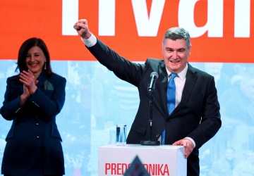 Com margem esmagadora, presidente Zoran Milanovi? é reeleito no segundo turno na Croácia