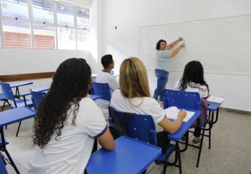 Prefeitura de Presidente Figueiredo abre processo seletivo com 475 vagas para área de educação