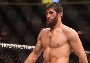 UFC 313: Ankalaev cutuca ferida profunda de Poatan em nova provocação