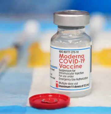 Vacina contra Covid: Moderna inicia testes com dose de reforço específica para variante ômicron