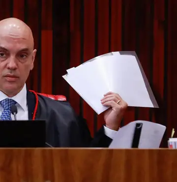 Moraes nega devolução de passaporte pedida por Bolsonaro para viajar a Israel