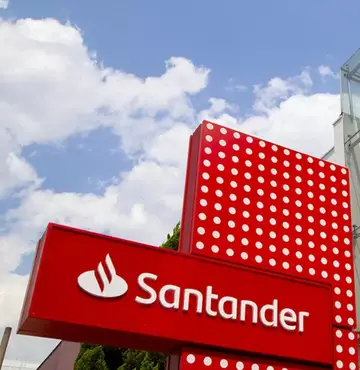 Santander muda estratégia, zera taxas e foca baixa renda