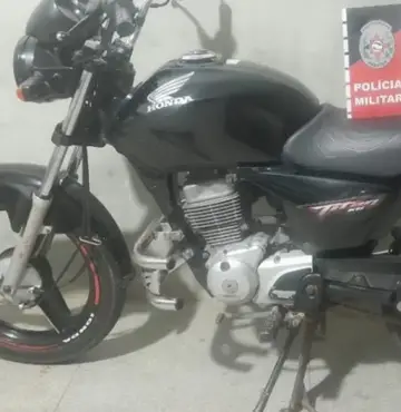 Polícia Militar apreende motocicleta com sinais identificadores adulterados, em Teixeira