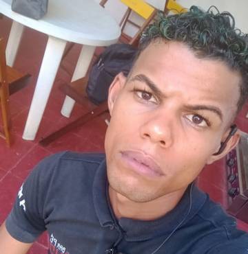 Corpo de jovem morto durante abordagem policial em Aracaju é sepultado