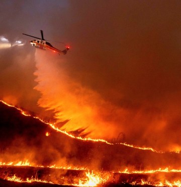 Novo foco de incêndio em Los Angeles se espalha rapidamente e obriga novas remoções de moradores