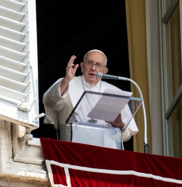 Vaticano aprova diretrizes permitindo que homens gays se tornem padres, desde que não façam sexo