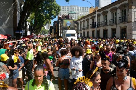 Bloco Fervo da Lud movimenta centro do Rio de Janeiro