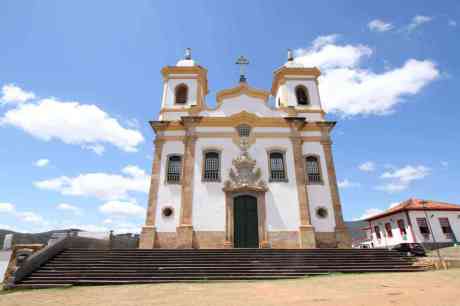 São Francisco de Assis devolvido aos fiéis