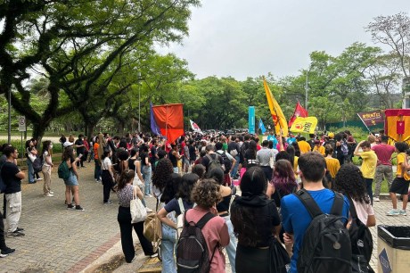 Greve na USP: Reitoria diz que vai contratar professores, mas mobilização continua até nova assembleia para debater propostas