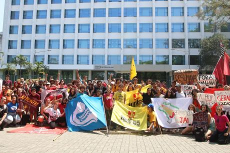 USP diz que poderá reprovar estudantes grevistas por falta