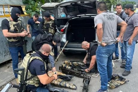 Exército e PM fazem operação em Guarulhos sobre furto de metralhadoras