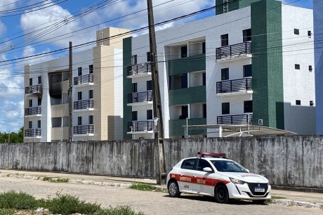 Incêndio atinge apartamento com três crianças sozinhas em João Pessoa