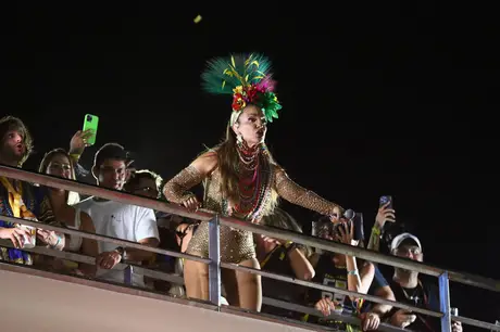 Ivete Sangalo chora e cogita despedida de bloco de Carnaval: 'Não está me fazendo bem'