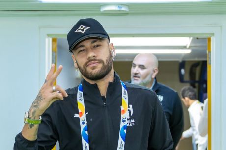 Neymar se aproxima do Santos, mas continua distante da seleção brasileira