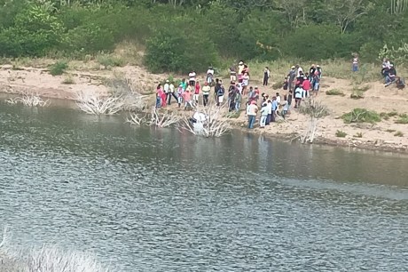 Homem morre afogado após tentar salvar bezerro em açude na Paraíba