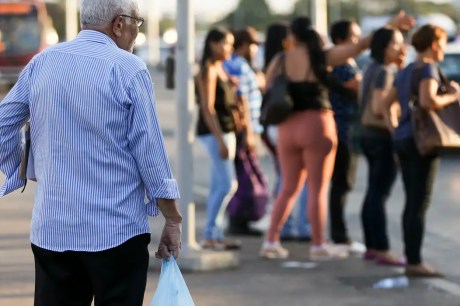 Estudo mostra benefício de exercícios físicos em idosos com câncer