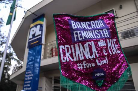 Bolsonarista quer impedir conselho de falar de aborto a menores