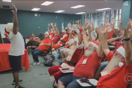 Conheça a escola de Papai Noel que já formou mais de mil bons velhinhos