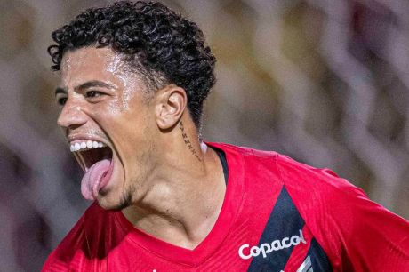 Filho do Nem marca, Athletico vence o Mazagão e avança de fase na Copinha