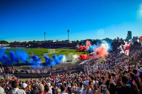 Paraná Clube vende mais da metade dos ingressos para os jogos na Vila Capanema