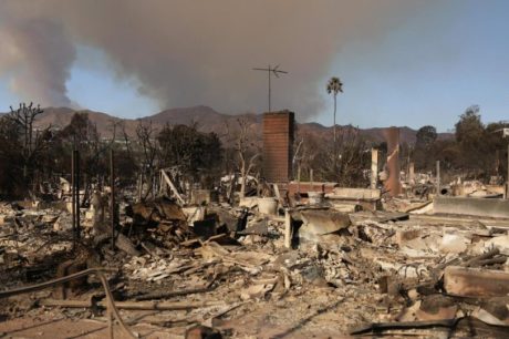 Número de desaparecidos nos incêndios em Los Angeles aumenta para 16